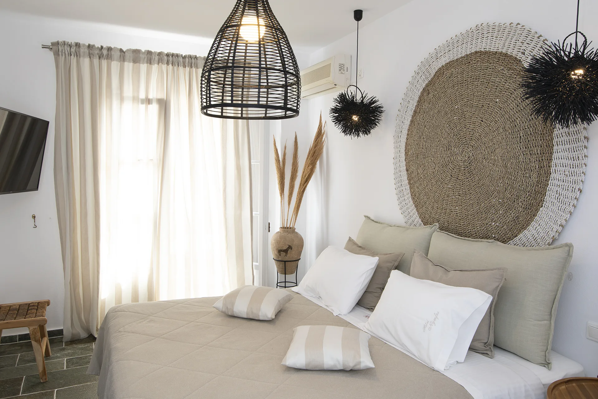 Hotel nymfes_Kamares_Sifnos_Suite internal view