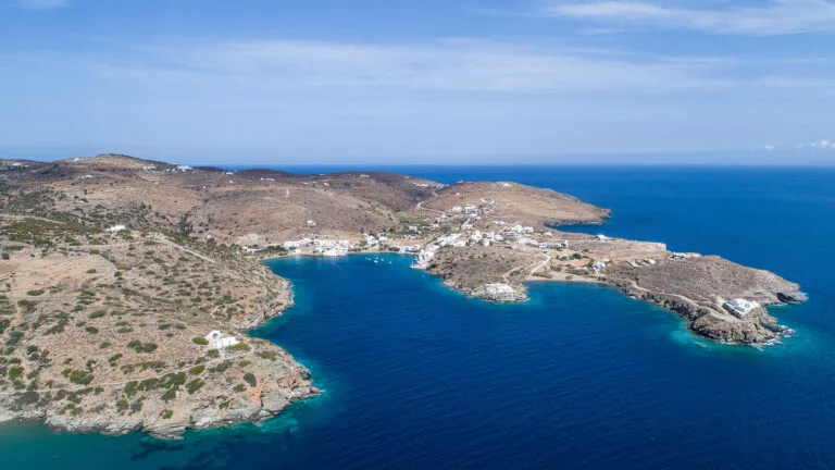 Faros Sifnos by gstathis